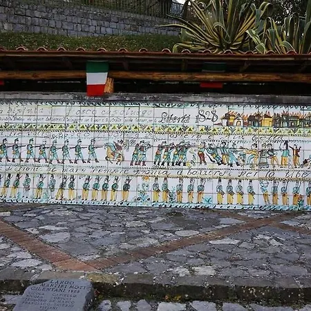 Delizioso Al Centro Di Bosco *